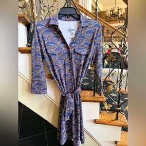 J.McLaughlin NWT Dress Brown/Navy Canelock Size M . Button front. Tie belt.